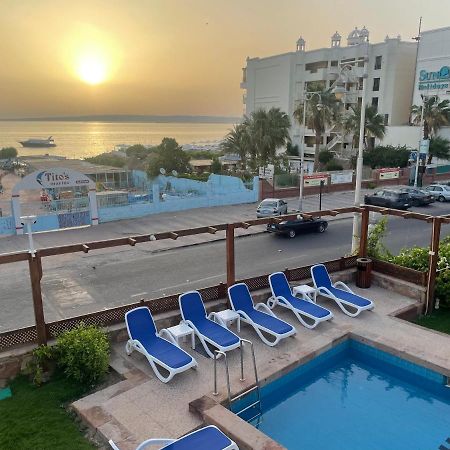 Serafy City Center Hostel And Pool For Foreigners Adults Only Hurgada Dış mekan fotoğraf