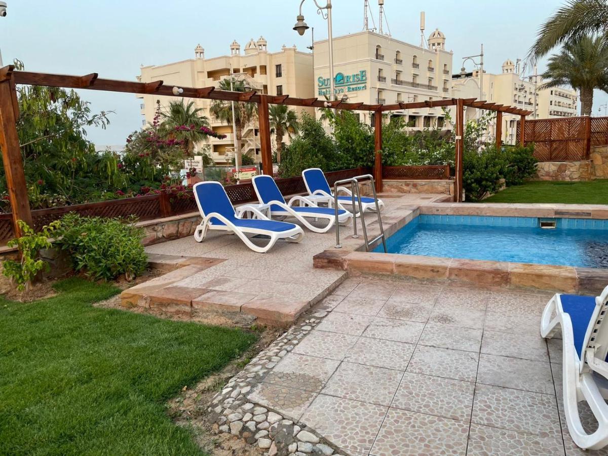 Serafy City Center Hostel And Pool For Foreigners Adults Only Hurgada Dış mekan fotoğraf