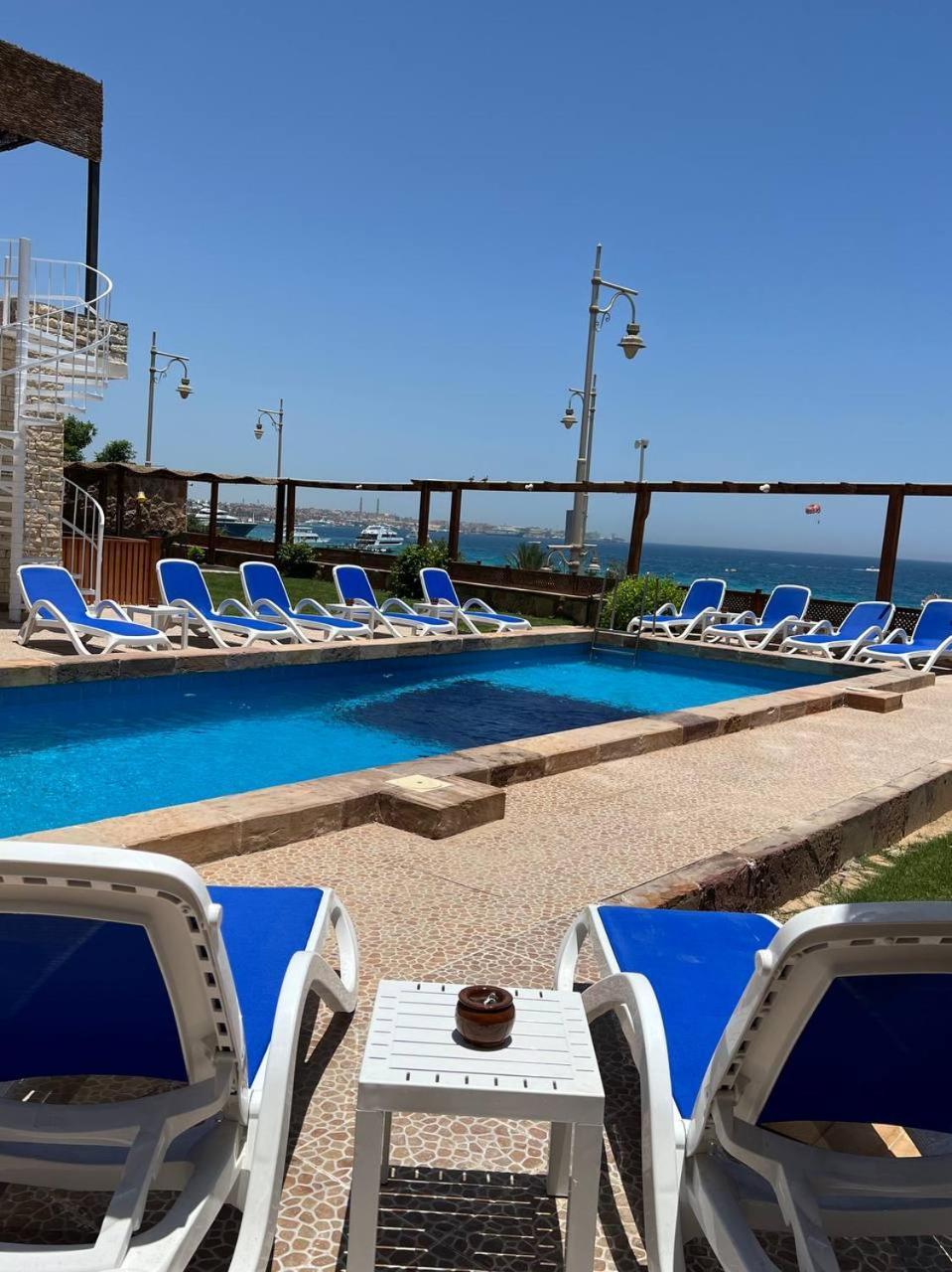 Serafy City Center Hostel And Pool For Foreigners Adults Only Hurgada Dış mekan fotoğraf