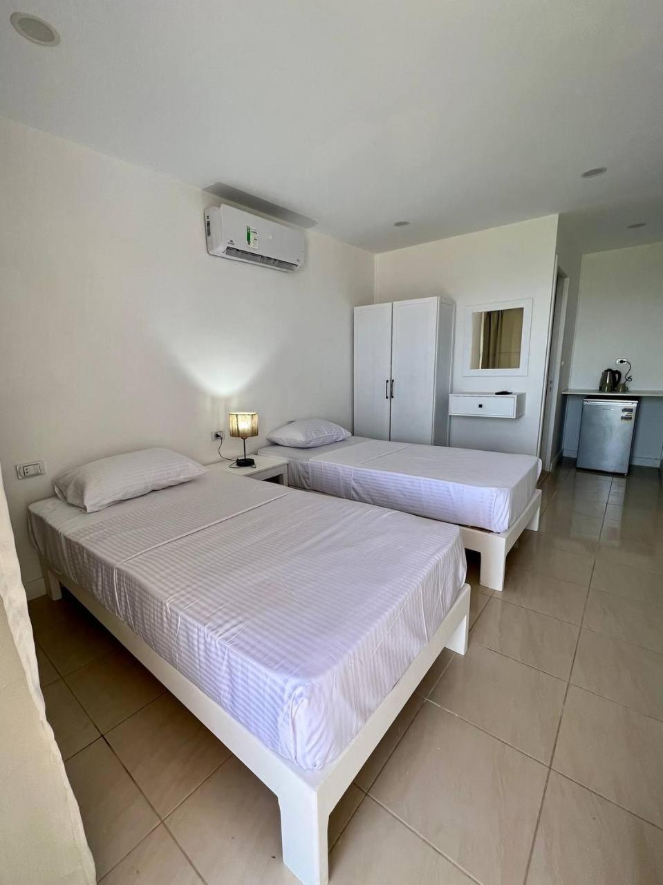 Serafy City Center Hostel And Pool For Foreigners Adults Only Hurgada Oda fotoğraf