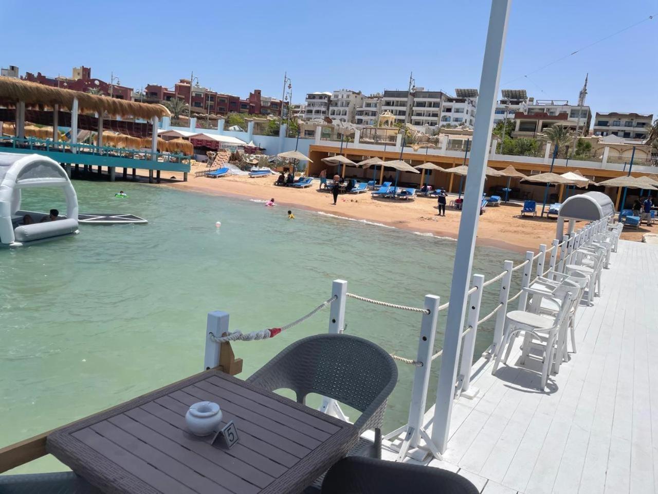 Serafy City Center Hostel And Pool For Foreigners Adults Only Hurgada Dış mekan fotoğraf